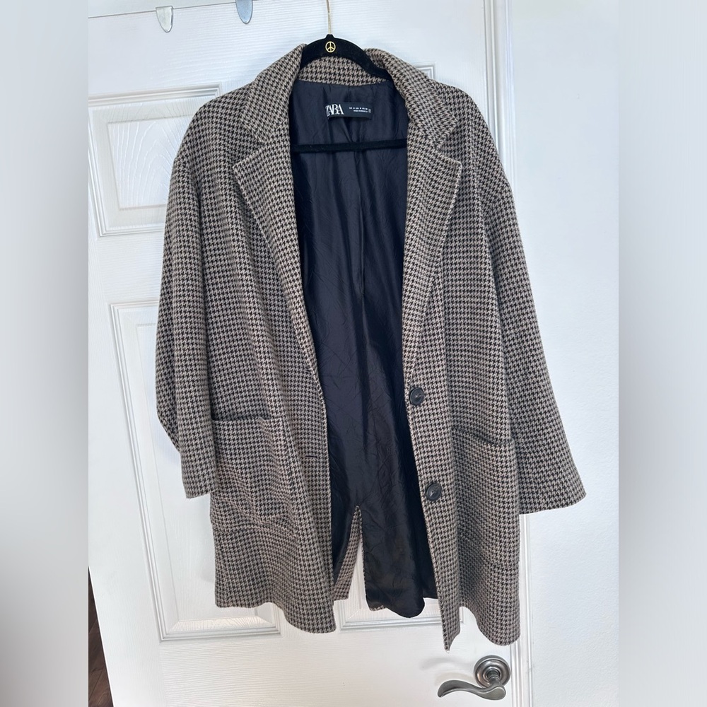 Zara coat with pockets